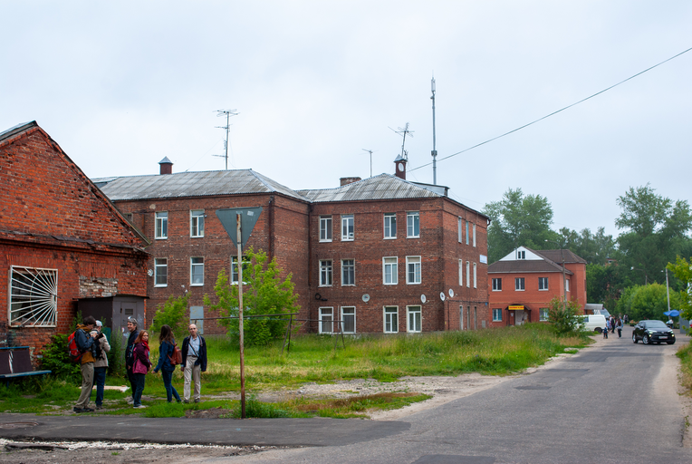 1я Ленинская улица 2)